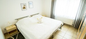 2 bedrooms, WiFi, bed sheets