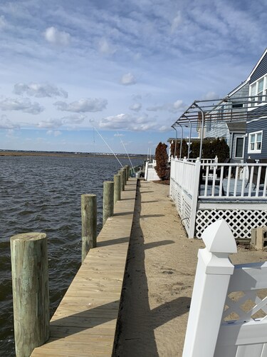 BEST BAYFRONT VALUE IN CHADWICK BEACH NEWLY RENOVATED SLEEPS 7 RATED 10/10