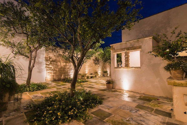 Terrace/patio - Old farmhouse "Le Bey" Elsa (Giuggianello)