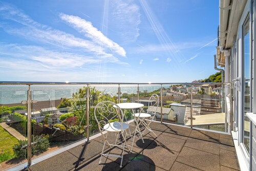 Jan Dee Cottage -  a cottage that sleeps 6 guests  in 3 bedrooms