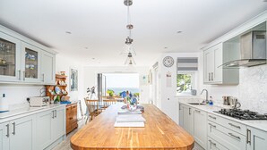 Private kitchen - Jan Dee Cottage -  a cottage that sleeps 6 guests  in 3 bedrooms (Ventnor)