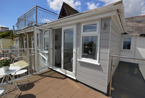 Jan Dee Cottage -  a cottage that sleeps 6 guests  in 3 bedrooms
