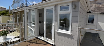Jan Dee Cottage - a cottage that sleeps 6 guests in 3 bedrooms