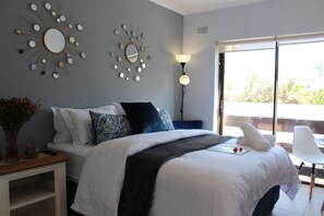 Free WiFi, bed sheets - Oceans Apartment (Cape Town)