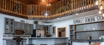 Amazing Renovated Dairy Barn-Spacious Kitchen/Living Room/Minutes to Dells