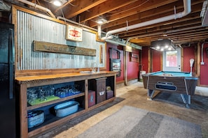 Games room - Dells Barn on Lake Mason - Highland Cows, Game Room & Firepit - Sleeps 16 (Briggsville)