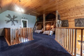 5 Schlafzimmer, Bügeleisen/Bügelbrett, kostenloses WLAN, Bettwäsche