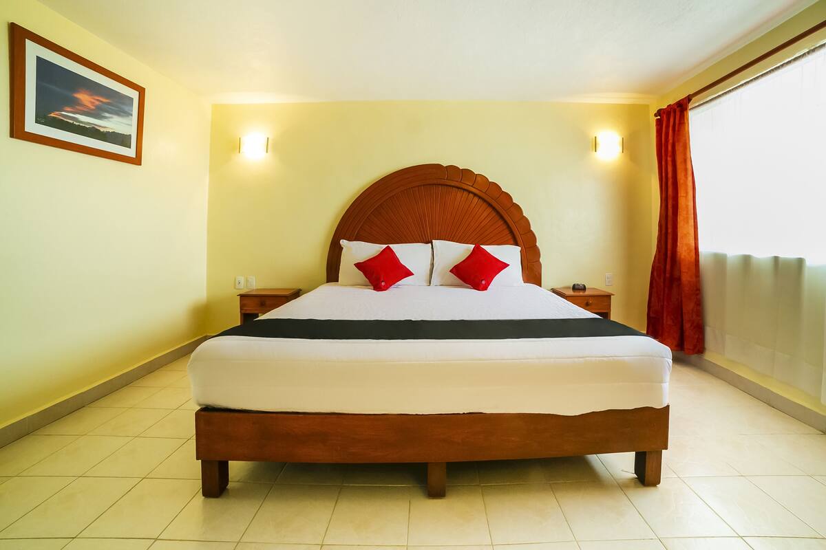 Superior-Zimmer (1 King Bed) | Kostenloses WLAN, Bettwäsche
