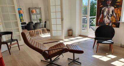 Luxurious villa with own lake and 6 bedrooms