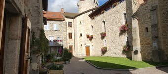 VERY NICE HOUSE with land in the heart of the Village le MALZIEU-VILLE