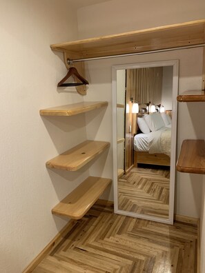 Classic Cabin | 1 bedroom, bed sheets