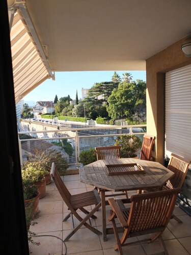 Very nice apartment in the town center, 2 minutes from the beach and the station