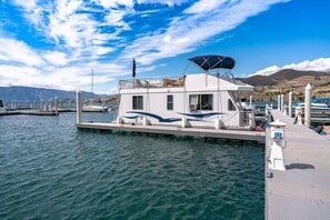 Marina - Luxury Houseboat Experience on Lake Chelan (Chelan)