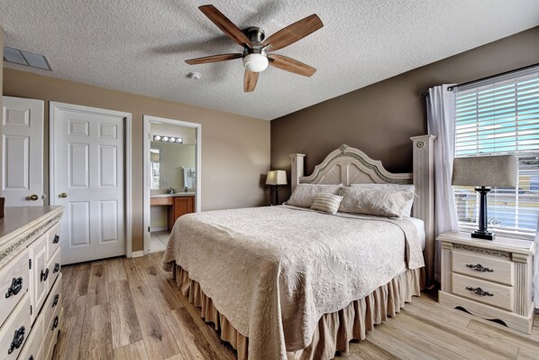 7 間睡房、熨斗/熨衫板、可攜式嬰兒床、免費 Wi-Fi