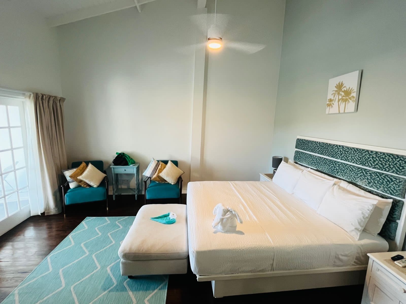 Studio Suite Superior, 1 Tempat Tidur King, Bebas Asap Rokok, pemandangan laut | Didekorasi berbeda-beda dan dilengkapi dengan perabotan berbeda-beda