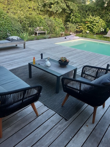 Belle maison contemporaine calme  dans un quartier résidentiel