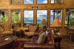 Smart TV, fireplace, streaming services