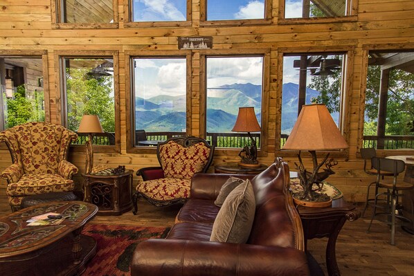 Smart TV, fireplace, streaming services