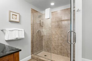 Studio (3 Bedrooms) | Interior