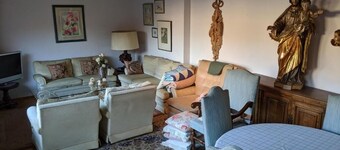 Large apartment / TLA with 3 room-kitchen-bathroom, terrace and balcony (120m²)