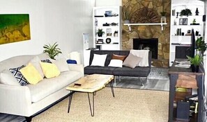 Smart TV, fireplace