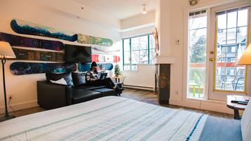 Desk, iron/ironing board, travel cot, free WiFi