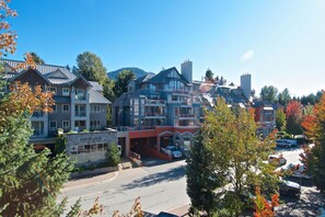 Exterior - The Après | Village Studio with Hot Tub & View (Whistler)