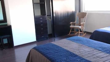 Departamento básico | 3 habitaciones, edredón y ropa de cama