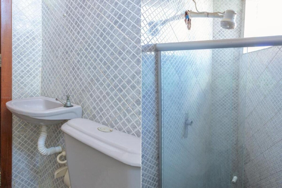 Shower, free toiletries, towels, toilet paper