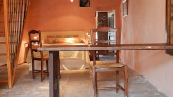 2 slaapkamers, een strijkplank/strijkijzer, gratis wifi, beddengoed