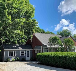 Exterior - Melodic Forest~Hot Tub, Forest, Music Studio, Wineries, Erie & Cleveland (Perry)