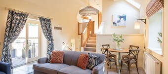 Sandsend - Rambling Rose -  a family break that sleeps 4 guests  in 2 bedrooms