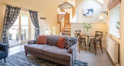 Sandsend - Rambling Rose - a family break that sleeps 4 guests in 2 bedrooms