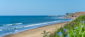 Sandsend - Jasmine Cottage - sleeps 2 guests in 1 bedroom