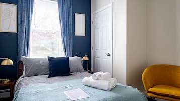 4 bedrooms, iron/ironing board, free WiFi, bed sheets