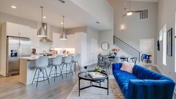 Apartment, 4 Bedrooms | Living area