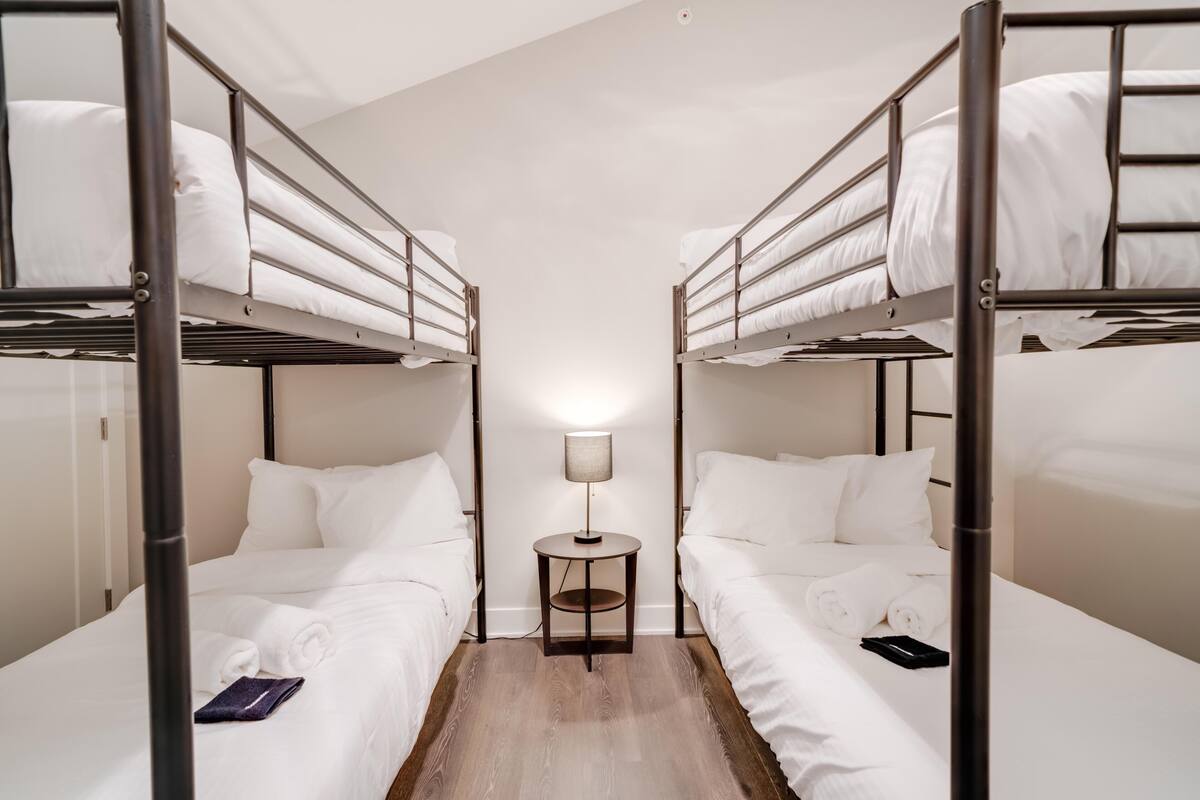 Apartment, 4 Schlafzimmer | 2 Schlafzimmer, laptopgeeigneter Arbeitsplatz, Bügeleisen/Bügelbrett