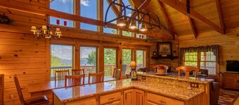 Atop Banner Elk: Pet Friendly, Stunning Grandfather Views, 2mi to Overlook Barn and Beech Mountain!