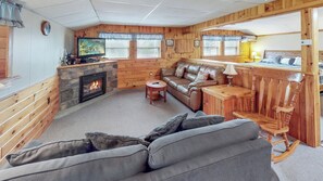 Smart TV, fireplace