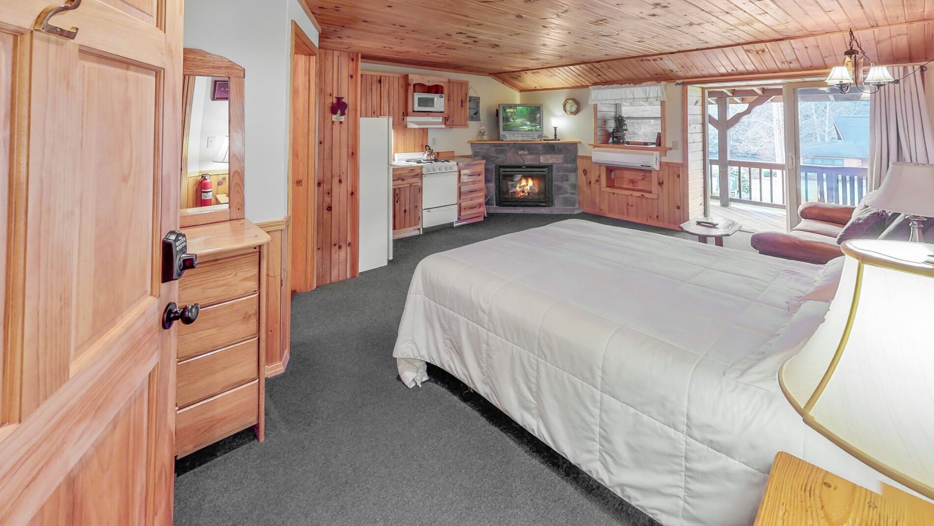 Rough Cut Lodge - Suite 2