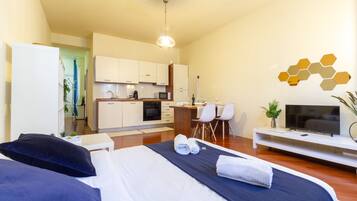 2 chambres, fer et planche à repasser, Wi-Fi gratuit, draps fournis