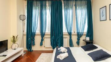 2 bedrooms, iron/ironing board, free WiFi, bed sheets