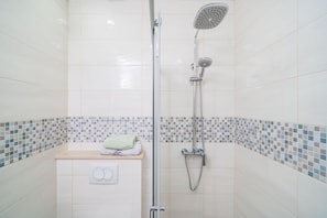 Baignoire, serviettes fournies