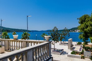 Property grounds - Villa Ro-Ma - Three Bedroom Villa with Terrace and Sea View (Slano)