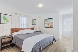 3 chambres, bureau, Wi-Fi gratuit, draps fournis