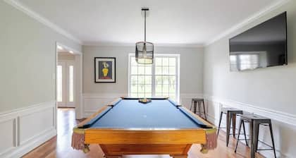 Over 10 Acres In Bucolic Bucks County w/Pool!