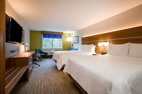 Holiday Inn Express & Suites Deland South by IHG