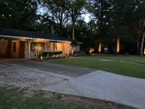 Exterior - The Oaks on Colonial (Mobile)