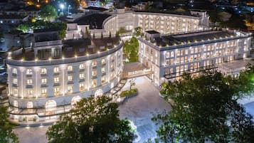 Façade de lâhĂ©bergement - soirĂ©e/nuit