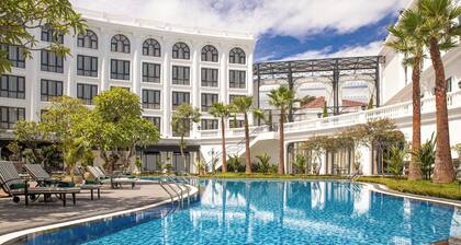 Silk Path Grand Hue Hotel